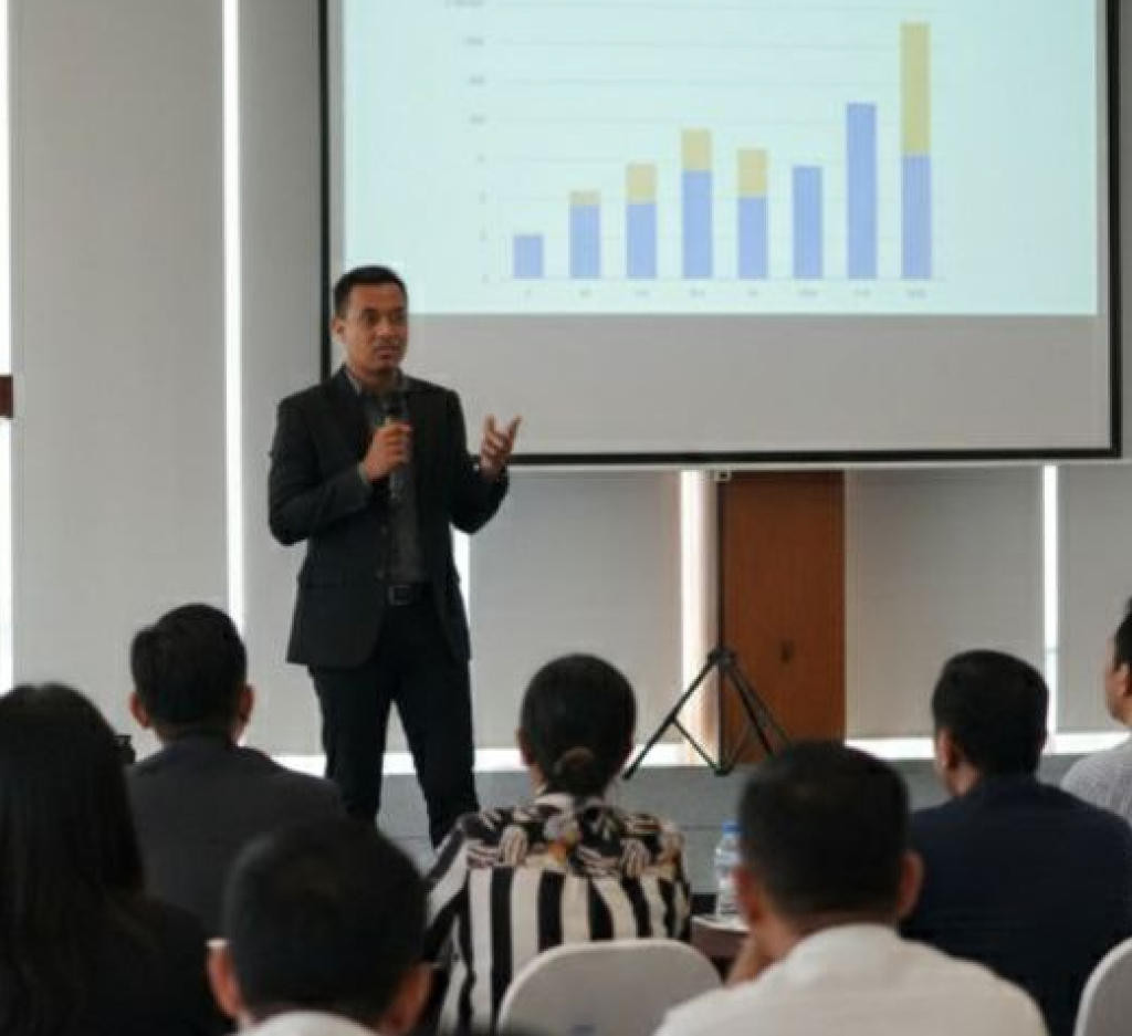 Ilustrasi E-Learning Profesional